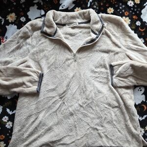 Wallflower Beige Fleece with Gray Trim